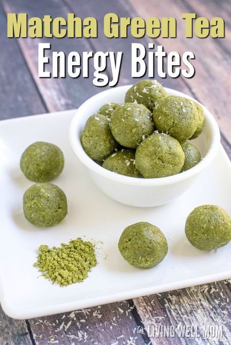 A delicious blend of green tea and coconut, these Matcha Green Tea Energy Bites are a perfect way to perk you up anytime of the day! Plus, this recipe requires less than 5 minutes to make! It's also refined sugar-free, dairy-free, gluten-free and Paleo friendly. Matcha Balls, Energy Bite, Matcha Green Tea Recipes, Tea Treats, Energy Balls Healthy, Energy Bites Recipes, No Bake Energy Bites, Green Tea Recipes, Energy Ball Recipe