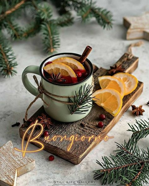 Winter Tea, Chocolate Caliente, Winter Drinks, Christmas Feeling, Christmas Photography, Christmas Tea, Christmas Mood, Christmas Coffee, Christmas Aesthetic