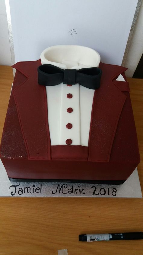 Matric ball cake Matric Ball Cakes, Fairwell Cake Ideas, Cake Confirmation, Confirmation Cakes, Ball Cake, Cook At Home, Cake Ideas, At Home, Cake