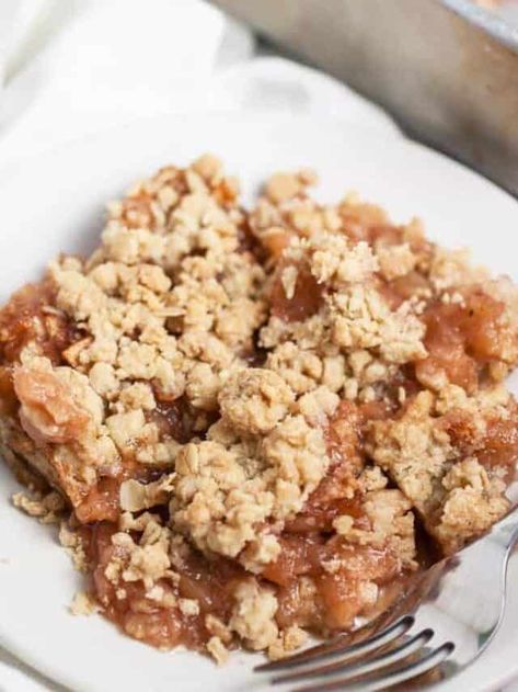 Ina Garten Apple Crisp - the BEST Thanksgiving Dessert - Sunday Supper Movement Ina Garten Apple Crisp, Dutch Oven Apple Crisp, Cinnamon Baked Apples, Apple Crisp Ina Garten, Gluten Free Apple Crisp, Gluten Free Apple, Fun Thanksgiving Desserts, Ina Garten Recipes, Gluten Free Flour Blend