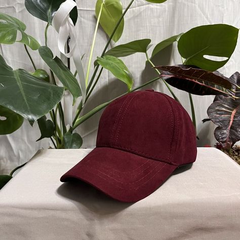 Winter trendy casual unisex baseball caps are handmade. It is also known as full cap, snackback cap, hip-hop hat, street fashion cap, preppy hat. It is suitable for any outfit combination. Protects your head in cold weather. Material: Suede, poliester Preppy Hat, Burgundy Hat, Hip Hop Hat, Fashion Cap, Retro Gift, Leather Cap, Outfit Combinations, Cool Hats, Dad Hat