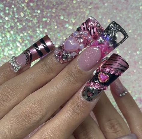 ʚ disaster piece ɞ Ducks Nails, Gyaru Nails, Flared Nails, Junk Nails, Punk Nails, Duck Nails, Goth Nails, Y2k Nails, Pretty Gel Nails