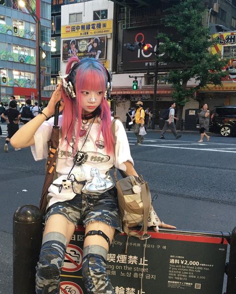 IG: @ n.cutegir1 Estilo Harajuku, Tokyo Fashion, Cool Poses, Japanese Street Fashion, Alt Fashion, J Fashion, Harajuku Fashion, Character Outfits, Dream Clothes