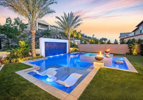 Baja Shelf Pool Ideas, Baja Shelf Pool, Zen Pool, Raised Pools, Pool Loungers, Pool Architecture, Baja Shelf, Pool Makeover, Pool House Design