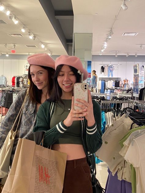 Shopping At The Mall, Pink Beret, You Are My Moon, Friends Hanging Out, Girl Friendship, At The Mall, Girlfriend Goals, Centre Commercial, Cute Friend Photos