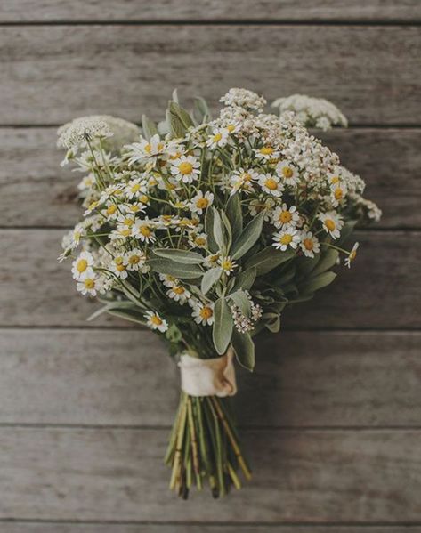 Herb Bouquet, Tropical Wedding Flowers, Wildflower Bouquet, Flower Farm, Flower Bouquet Wedding, Simple Weddings, Decoration Table, Wedding Trends, Spring Flowers