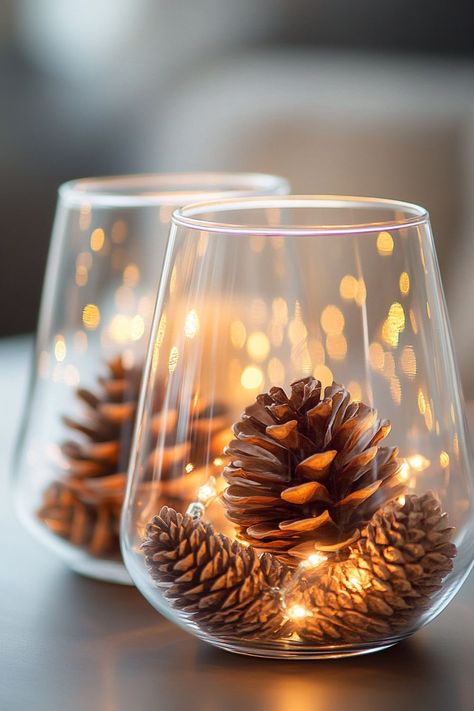 Easy Elegant Christmas Decorations, Fairy Lights Christmas Ideas, Christmas Nature Photography, Christmas Centerpiece Vase, Homemade Christmas Table Centerpieces, Cheap Winter Centerpieces, Pinecone Wedding Centerpiece, Easy Diy Christmas Table Decor, Elegant Christmas Dinner Table Decor