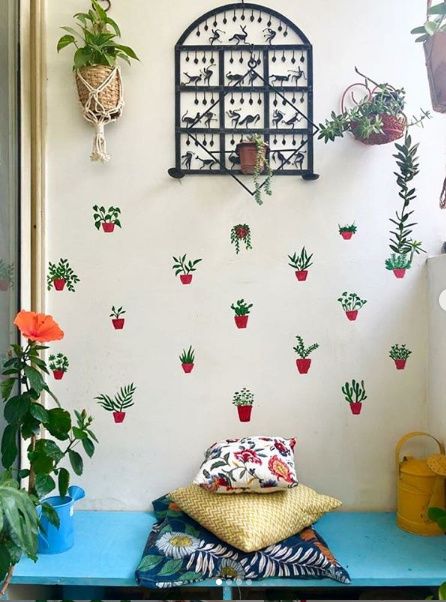 DIY - Block Print Wall (The Viral Quarantine DIY) | Preethi Prabhu Wall Painting Ideas Creative, Simple Wall Paintings, Wall Painting Living Room, Wall Murals Diy, Indian Room Decor, Creative Wall Painting, Colourful Living Room Decor, Wall Art Diy Paint, Diy Wall Painting