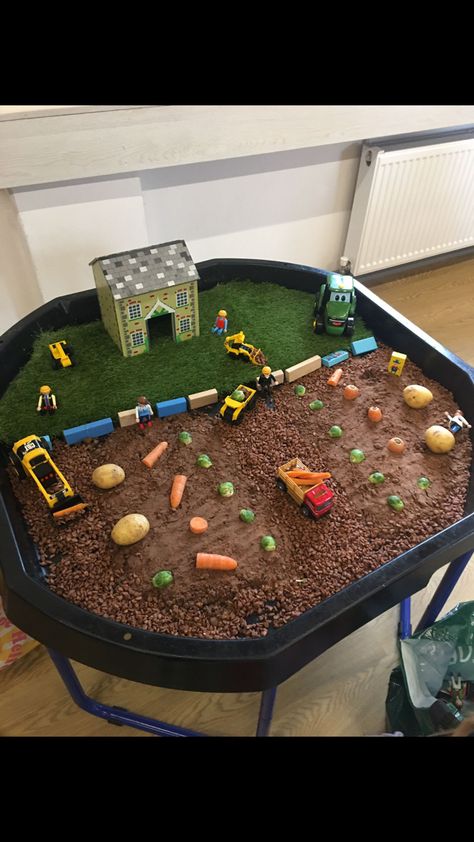 Fruit And Vegetable Activities, Coco Pops, Curiosity Approach, Tuff Tray Ideas, Tuff Tray, Tray Ideas, Messy Play, Nature Play, Farm Theme