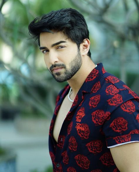 Rohit Suchanti, Simple Dp, Beautiful Eyes Images, Stylish Dp, Drawing People Faces, Beautiful Casual Dresses, Cool Hairstyles For Men, Beautiful Photoshoot, Cute Couple Poses