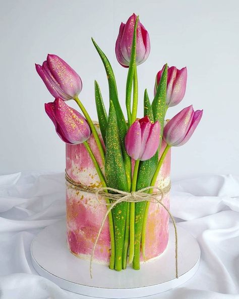 Tulip Cakes Birthday, Birthday Cake With Tulips, Tulips On Cake, Tulip Cake Ideas, Tulip Birthday Cake, Cake With Tulips, Tulips Cake, Tulip Cake, Showstopper Cakes