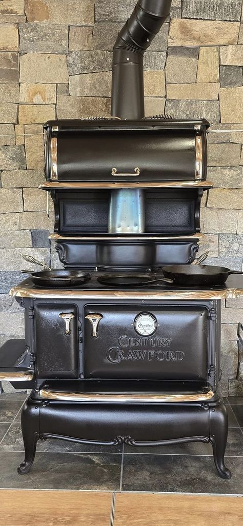 Old Oven, Wood Cook Stove, Modelling Ideas, Coal Stove, Wood Stove Cooking, Antique Stove, Cast Iron Stove, Farm Houses, Old Wood