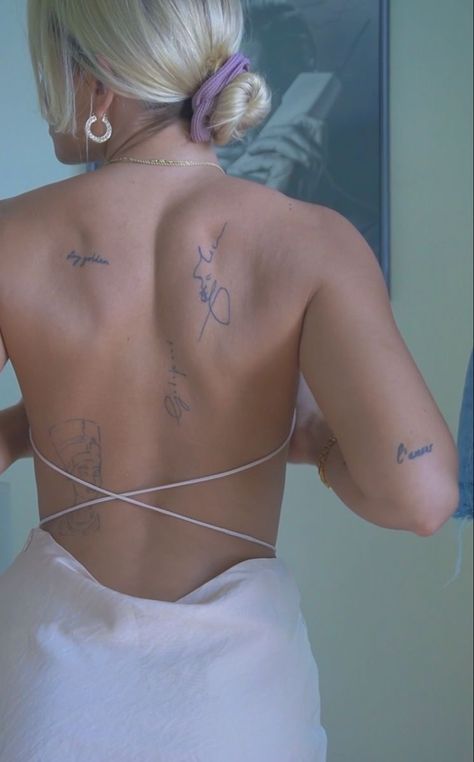 Tiny Tattoos Arm Women, Back Tattoo Women Scattered, Asymmetrical Back Tattoo Women, Back Tattoo Women Side, Mini Back Tattoo Women, Minimalistic Back Tattoo Women, Scattered Back Tattoos Women, She Is Art Back Tattoo, Back Composition Tattoo