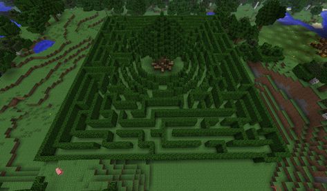 Hedge maze Minecraft Maze Ideas, Minecraft Hedge Maze, Minecraft Maze Blueprints, Easter Minecraft Builds, Minecraft Hedge, Scary Minecraft Builds, Minecraft Labyrinth, Maze Minecraft, Minecraft Mansions