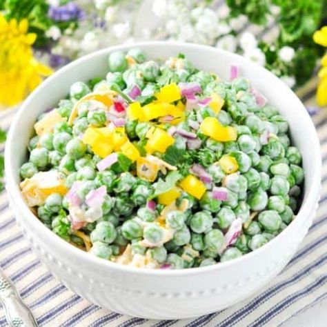 Southern Pea Salad, Health Salads, Ham For Easter, English Pea Salad, Refreshing Spring Recipes, Baked Cajun Chicken, Southern Dinner Recipes, Asparagus Broccoli, Healthy Spring Recipes