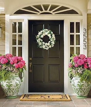 2Front porch, decorate your porch, DIY porch, DIY patio, patio tips, outdoor living, popular pin, outdoor living, DIY outdoor. Front Porch Flower Pots, Front Door Planters, Patio Container Gardening, Front Porch Flowers, Door Planter, Beautiful Front Doors, Porch Flowers, Container Garden Design, Black Front Doors