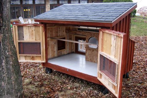 Diy Chicken Coop Ideas, Chicken Coop Ideas, Small Chicken Coops, Duck Coop, Portable Chicken Coop, Integrated Pest Management, Diy Chicken Coop Plans, Coop Ideas, Duck House