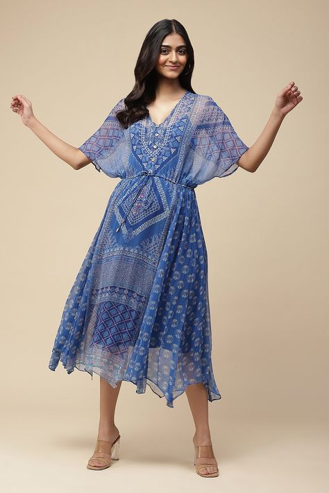 Buy Blue 100% Polyester Printed Geometric V Kaftan Dress With Camisole For Women by Aarke Ritu Kumar Online at Aza Fashions. Kaftan Style Dresses, Ritu Kumar, Kaftan Style, Fashion Sewing Tutorials, Pant Sets, Designs For Dresses, Fashion App, Kaftan Dress, Kimono Sleeve