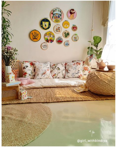 708 Likes, 59 Comments - Khan (@girl_withbindiya) on Instagram: “Adopt the pace of Nature..... Her secret is Patience🤫.. Beautiful bird theme cushions by…” Floor Seating Living Room, Indian Room, Indian Room Decor, Indian Bedroom Decor, Simple Living Room Decor, Drawing Room Decor, Colourful Living Room Decor, Ethnic Home Decor, Small Room Decor