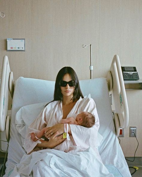 Coco Baudelle | A mother and her sweetheart of a hunk | Instagram Birth Aesthetic, Pregnant Aesthetic, Coco Baudelle, Pregnancy Aesthetic, Pregnant Style, I Want A Baby, Pretty Pregnant, Hospital Photos, Future Mommy