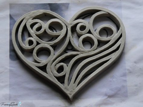 Pottery Trivets Ceramics, Clay Trivets Handmade, Ceramic Trivet Ideas, Heart Clay Ideas, Heart Ceramics Ideas, Valentine Ceramics Ideas, Ceramic Hearts Ideas, Clay Trivet, Ceramics Coil