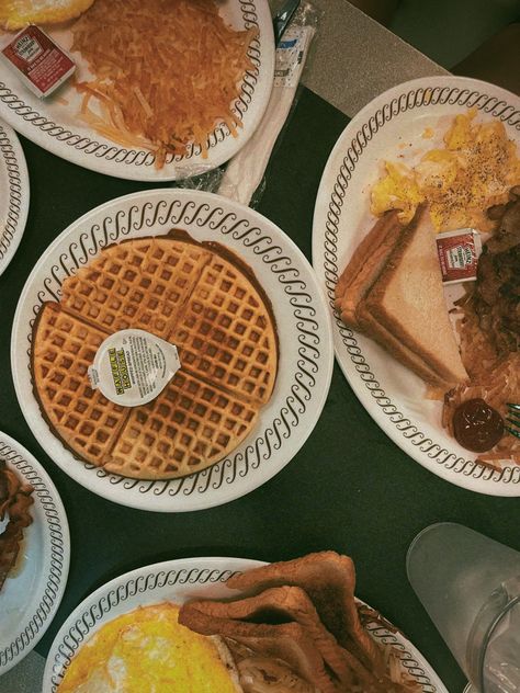 Waffle House Breakfast, Late Night Vibes, Best Pancake Recipe, Waffle Bar, Waffle House, House Vibes, Night Vibes, 3 Am, Story Board