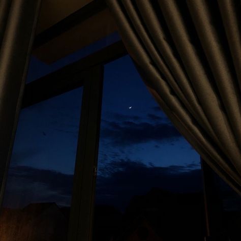 Evening Window Aesthetic, Sitting In Window Aesthetic, House At Night Aesthetic, Moon Window, Evening Landscape, Night Window, Outside The Window, Night Scenery, Night Vibes