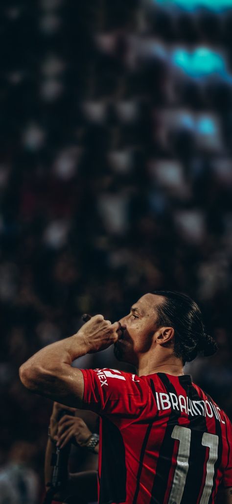 God Of Football, Zlatan Ibrahimovic, Zlatan Ibrahimović, Sports Wallpapers, Football Pictures, Football Wallpaper, The King, Football Players, Historical Figures