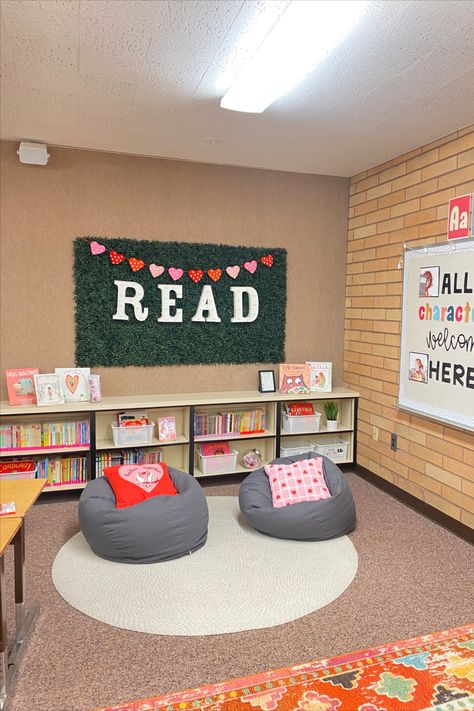 Dreamy Classroom, Classroom Set Up Ideas, Elementary Classroom Ideas, Teaching Energy, Classroom Setup Elementary, School Nurse Office Decorations, 2024 Classroom, Reading Corner Classroom, Teaching Classroom Decor