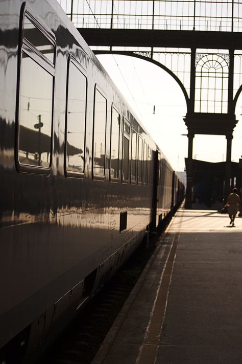 Simon Garfunkel, September 2022, Train Station, Book Aesthetic, Summer Girls, Budapest, Vision Board, Train, Architecture