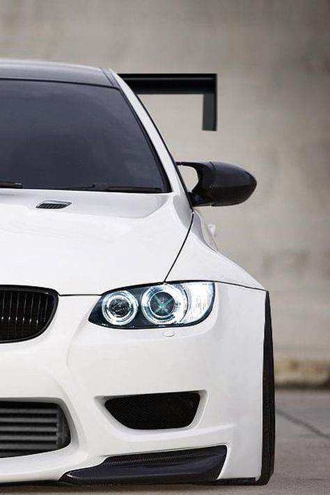 BMW M3 iPhone Wallpaper To Fast To Furious, E92 335i, E60 Bmw, E90 Bmw, E92 M3, Bmw Accessories, Bmw Love, Bmw Serie 3, White Car