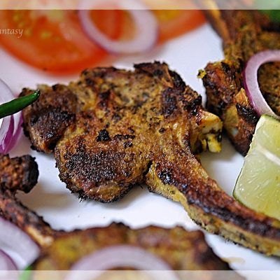 Mutton Chops Recipe Indian, Black Pepper Gravy, Mutton Chops Recipe, Lamb Chops Marinade, Cooking Lamb Chops, Lamb Chops Recipe, Vegetarian Starters, Pepper Gravy, Lamb Loin Chops