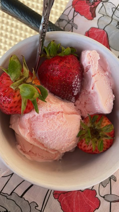 - strawberry ice cream with strawberries on top Ice Cream Aesthetic Strawberry, Strawberry Oreo Ice Cream, Strawberry Ice Cream Aesthetic, Ice Cream With Strawberries, Strawberry Foods, Health Era, Sour Aesthetic, Food Dessert Aesthetic, Teriyaki Beef Jerky