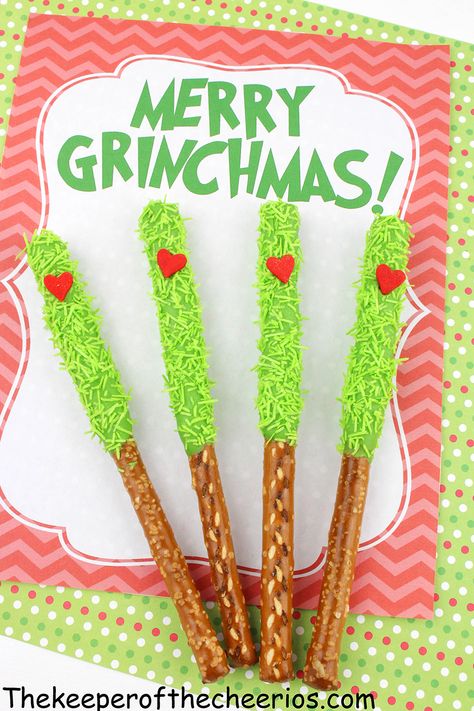 Grinch Pretzels, Grinch Party Ideas, Grinch Snack, Grinch Fingers, Grinch Christmas Party, Whoville Christmas, Baby Grinch, Grinch Party, Recipe Tutorial