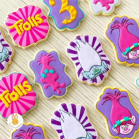 Trolls Cookies Decorated, Trolls Cookies, Trolls Party, Cookie Decoration, Royal Iced Cookies, Troll Party, Bunny Cookies, Cookie Tutorials, Honey Bunny