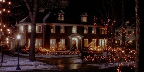 Home Alone 1990, Watch Home Alone, Home Alone Movie, Home Alone Christmas, Background Home, Christmas Feeling, Days Until Christmas, Animated Christmas, Wallpaper Iphone Christmas