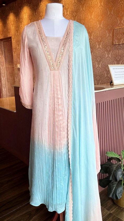 V Shape Kurti Neck, Broad V Neck Kurti Design, Aline Kurti Designs Latest, A Line Kurta Designs Latest, A Line Kurta Designs, Gorget Kurti Designs Latest, V Shape Neck Design Kurti, V Neck Kurti Design, Aline Kurti Design