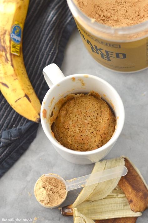 Powder PB & Banana Mug Cake - The Healthy Home Cook Low Sugar Baking, Peanut Butter Smoothie Bowl, Banana Mug Cake, Chocolate Peanut Butter Smoothie, Peanut Flour, Cake Delicious, Banana And Egg, Protein Brownies, Banana Powder