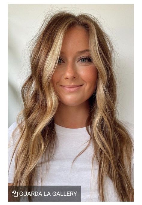 Auburn Blond Balayage, Money Piece Balayage Strawberry Blonde, Auburn Blonde Brown Hair, Auburn Bayalage Blonde, Long Strawberry Blonde Hair Balayage, Front Highlights Blonde Hair, Blonde Hair Color Ideas Fall 2023, Honey Blonde Hair 2023, Brown And Red And Blonde Hair