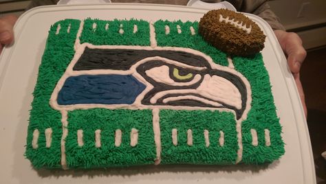 Seahawks NFL Logo Seattle Seahawks Cake, Seahawks Cupcakes, Seahawks Cake, Football Shaped Foods, Seahawks Party, Seahawks Jersey, Pull Apart Cupcakes, Cool Tree Houses, Cake Central