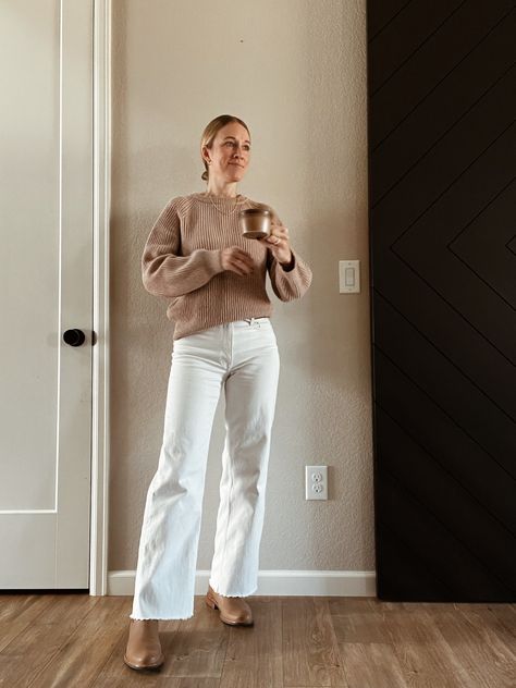 The simplest winter outfit to me will always be monochromatic or tonal dressing. Pair white pants with a cream or tan sweater and Chelsea boots, and out the door ya go. Cream Pants Winter Outfit, White Pants Outfit Winter, Card Outfit, Christmas Card Outfits, Straight White Jeans, Tonal Dressing, Winter White Outfit, Simple Winter Outfits, White Pants Outfit