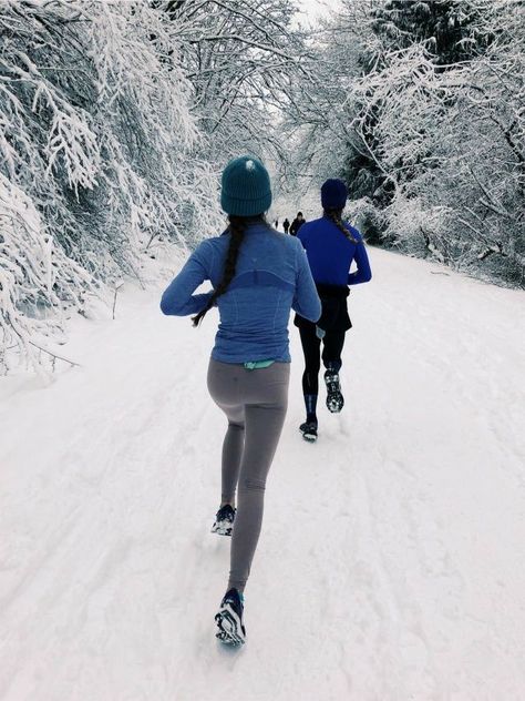 Winter Running Outfit, Running Inspo, Running Outfit, Marathon Training Plan, Winter Workout, Endurance Workout, Winter Running, Runner Girl, Running Inspiration