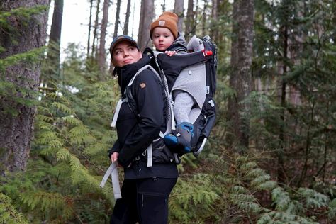 Hiking With Baby, Hiking Backpack Essentials, Baby Hiking Backpack, Hiking Baby Carrier, Overnight Backpacking, Baby Hiking, Baby Backpack Carrier, Toddler Carrier, Backpack Essentials