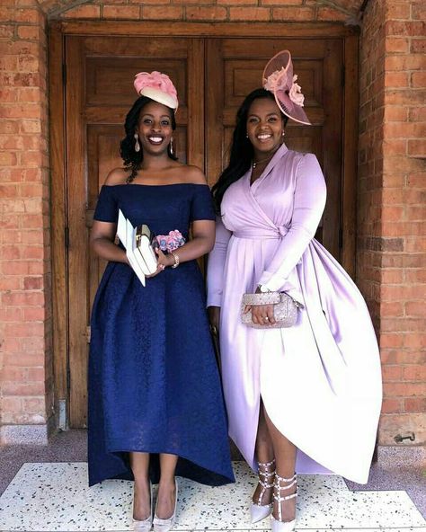 Outfit With Fascinator, Facinators Wedding, High Tea Outfit, Tea Outfit, Tea Party Attire, Wedding Hats For Guests, South African Traditional Dresses, Derby Wedding, Wedding Color Combinations