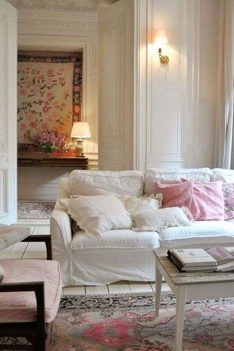 French Cottage Apartment, Romantic Apartment, Girly Apartment Ideas, Girly Apartments, Apartment Aesthetic, Floral Curtains, Dream Apartment, Next Home, Dream House Interior