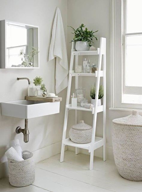 Bathroom Ladder, Dresser Ideas, Farmhouse Side Table, Boho Styl, Cute Dorm Rooms, Bedroom Dresser, Ladder Shelf, Trendy Bathroom, Small Bathroom Decor