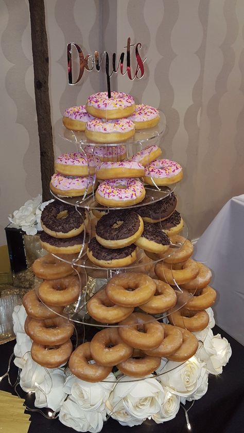 Party Donut Display, Donut Towers, Donuts Stand, Mini Donut Cake Tower, Mini Donut Tower, Doughnut Tower, Donut Tower Birthday, Donut Birthday Cake, Best Junk Food