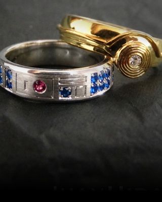 STAR WARS Inspired R2-D2 and C-3PO Wedding Rings Like this. Star Wars Wedding Band, Star Wars Wedding Ring, Star Wars Ring, Star Wars Jewelry, Star Wars Wedding, Star Wars Love, Star Wars Film, R2 D2, Star Wars Inspired