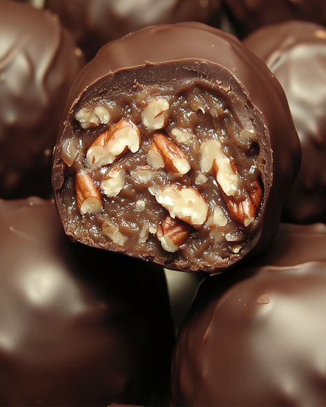 Chocolate Pecan Caramel Truffles - Easy Dessert Recipe Homemade Chocolate Caramels, Chocolate Bonbons Recipe, Caramel Truffles, Bon Bons Recipe, Easy Truffles, Caramel Treats, Homemade Truffles, Christmas Candies, Caramel Truffle