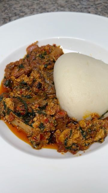 African Yams Recipe, Egusi Recipe, African Curry, Paprika Peppers, Pounded Yam, Egusi Soup, Chicken Cubes, Ghanaian Food, Yams Recipe